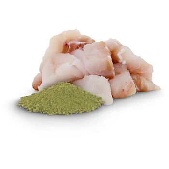 Šťavnaté kousky s treskou a spirulinou v lahodné omáčce tvoří kompletní krmivo, na kterém si pochutnají dospělé kočky všech plemen. Neobsahuje obiloviny ani přidaný cukr a je obohaceno o taurin a čekankový inulin.