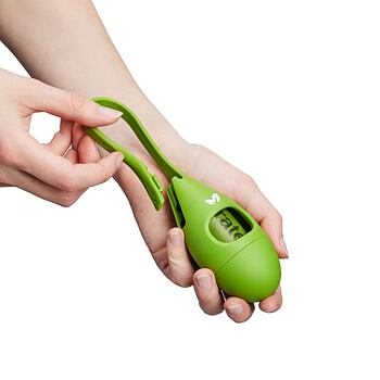 Praktický, stylový a odolný zásobník na sáčky Earth Rated. Vhodný pro připnutí na vodítko a kompatibilní se všemi klasickými sáčky na psí exkrementy. Obsahuje jednu startovací roli sáčků Earth Rated s vůní levandule.