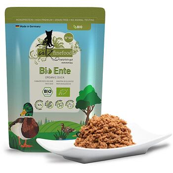 Kompletní monoproteinové krmivo v bio kvalitě. Obsahuje vysoký podíl kachního masa, špenát, jogurt bez laktózy a zdraví prospěšný lněný olej. Obchodní balení, obsahuje 12 ks.